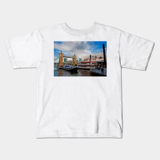 Tower Bridge River Thames London Kids T-Shirt